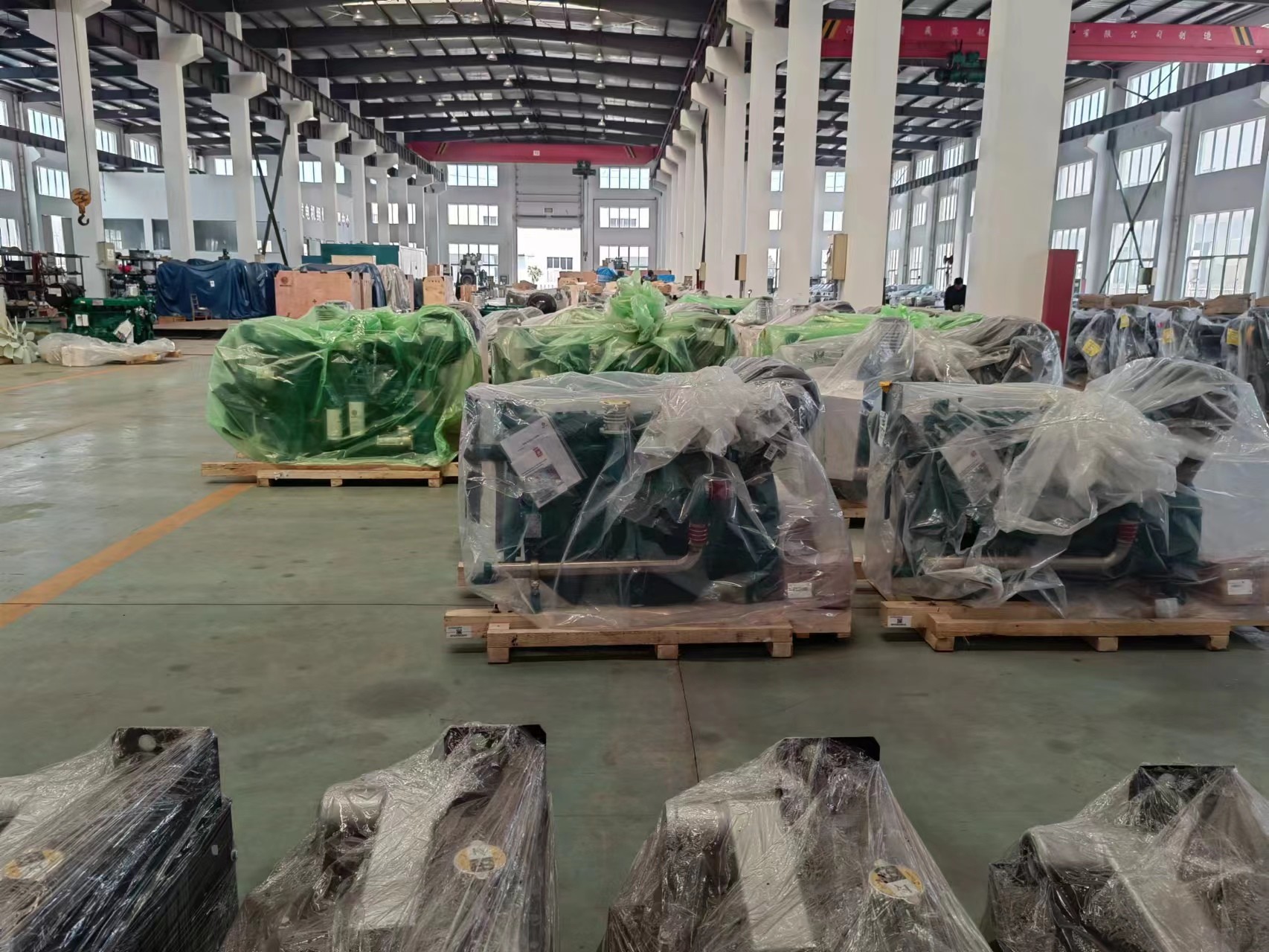 650kW Cummins Mobile Diesel Generator Set 50Hz Power Silent Generator