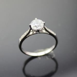 Quality White Gold Plated Sterling Silver Engagement Ring with Clear Cubic Zirconia(F82) wholesale