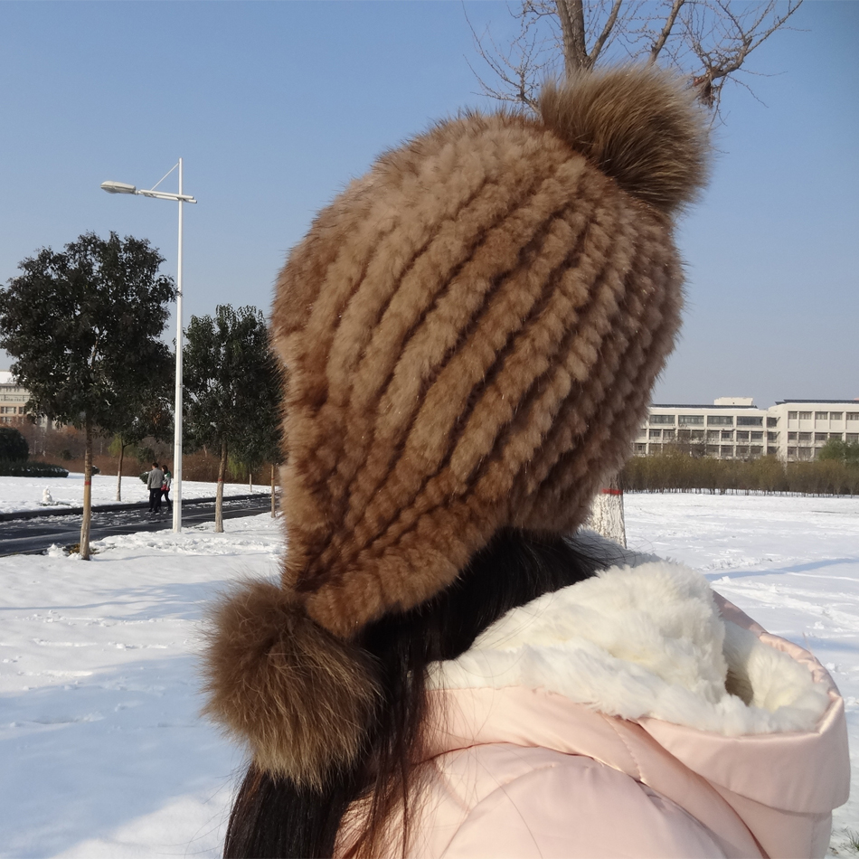 Adult Size Pompom Shearling Fur Hats 100% Wool Material Checked Style
