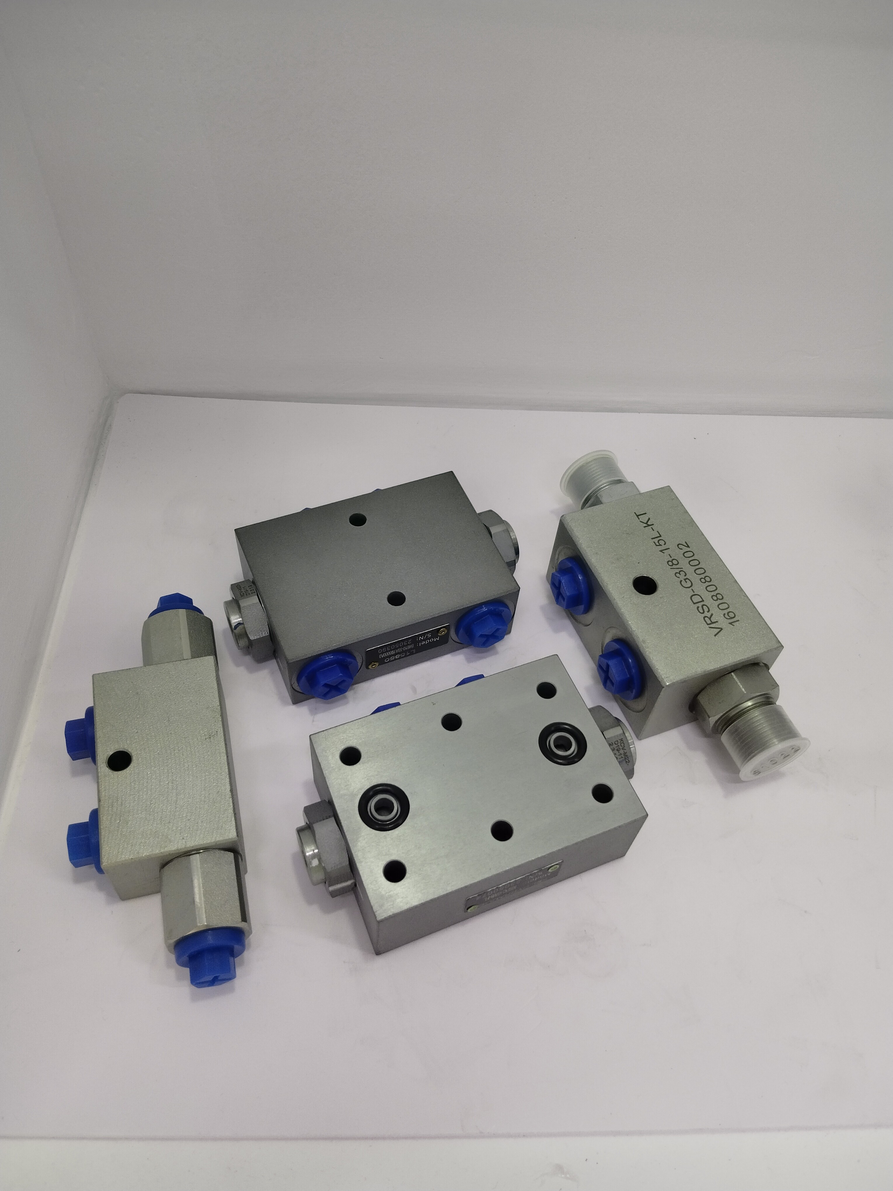 Cartridge Dual Pilot Operated Check Valve Small Size Industrial