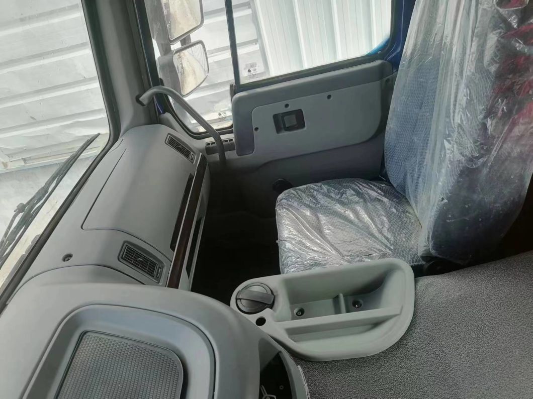 High Quality China Sinotruk 6*4 Tractor Truck blue Color Good Condition