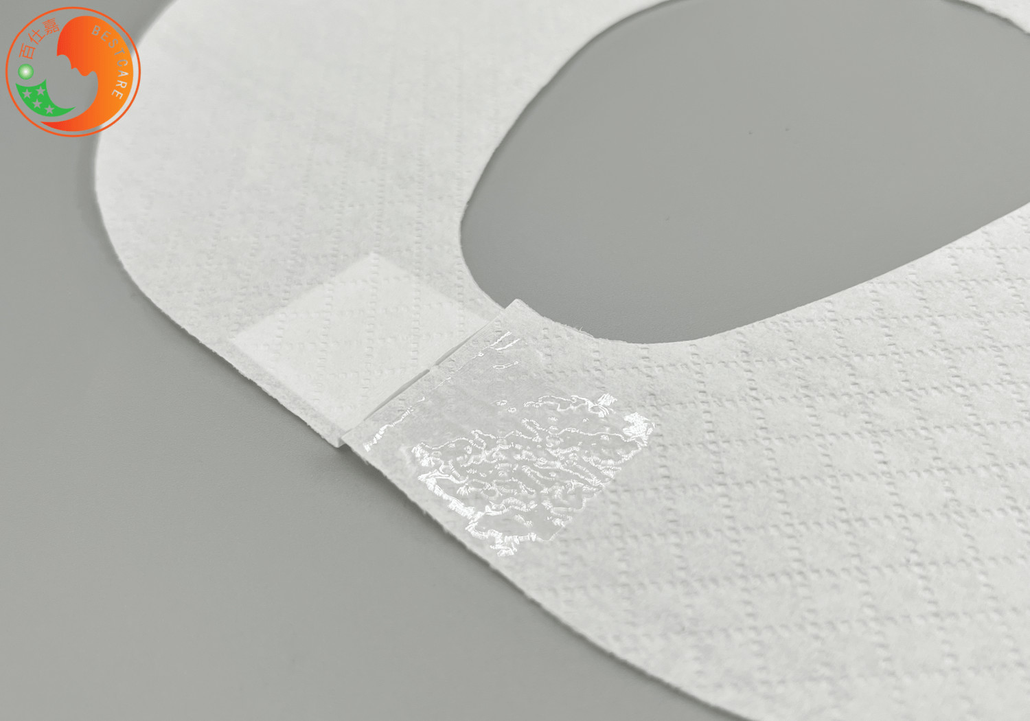 Biodegradable Disposable Baby Feeding Bibs Soft Tissue With Position Sticker OEM Cartoon