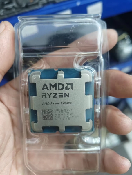 Original R5 8600G processor 6Core 12Thread 5GHz 4NM 22MB 65W Socket AM5 CPU Gaming Processor 8600G cpu