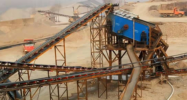 3 Deck Circular Vibrating Screen High Efficiency Carbon Steel Robust Design Durable