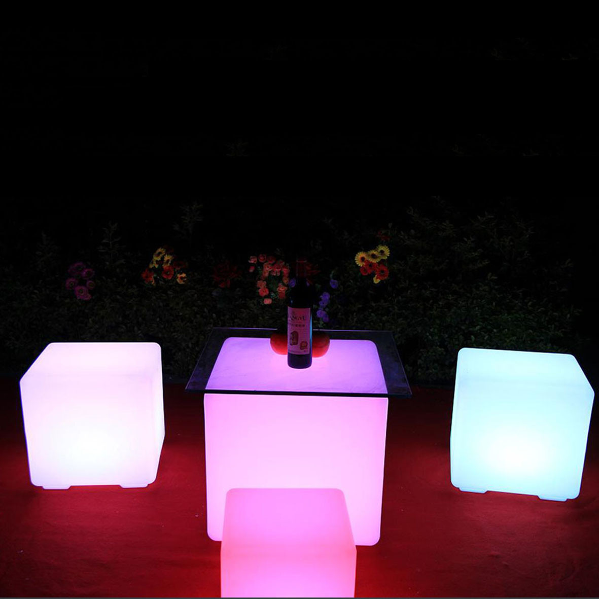Glowing Outdoor LED Cube Light Chair Plastic IP65 Waterproof For Park Villa Decoration