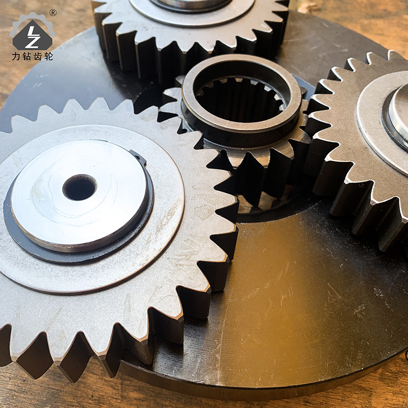 Lizuan R305-7 R335-7 Excavator Swing Gear Assembly