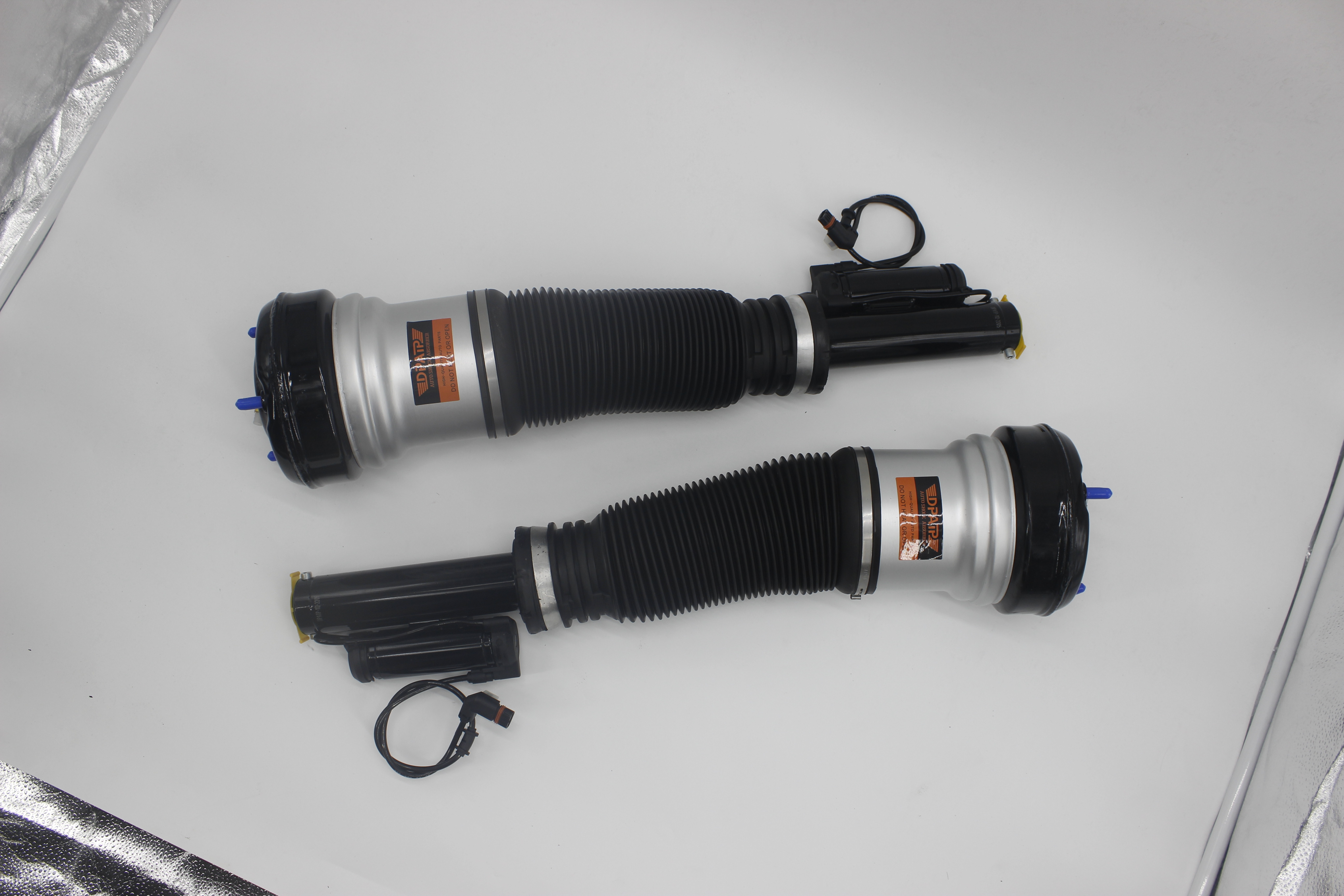 Original 2203202438 Air Spring Shock Absorbers for Mercedes-Benz W220 S280 Car Fitment
