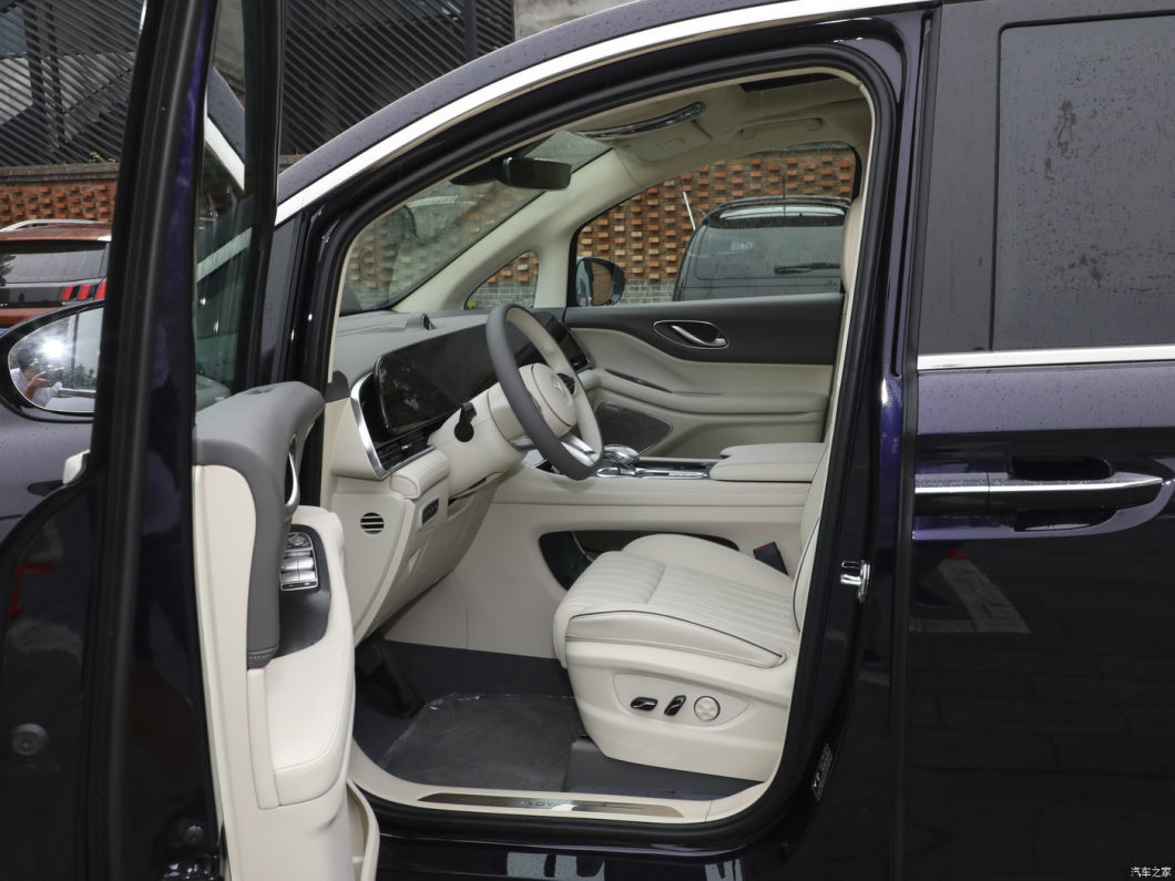 Rwd Driven Voyah Dream Hybrid 2024 Left Hand Drive 7 Seat Electric Car