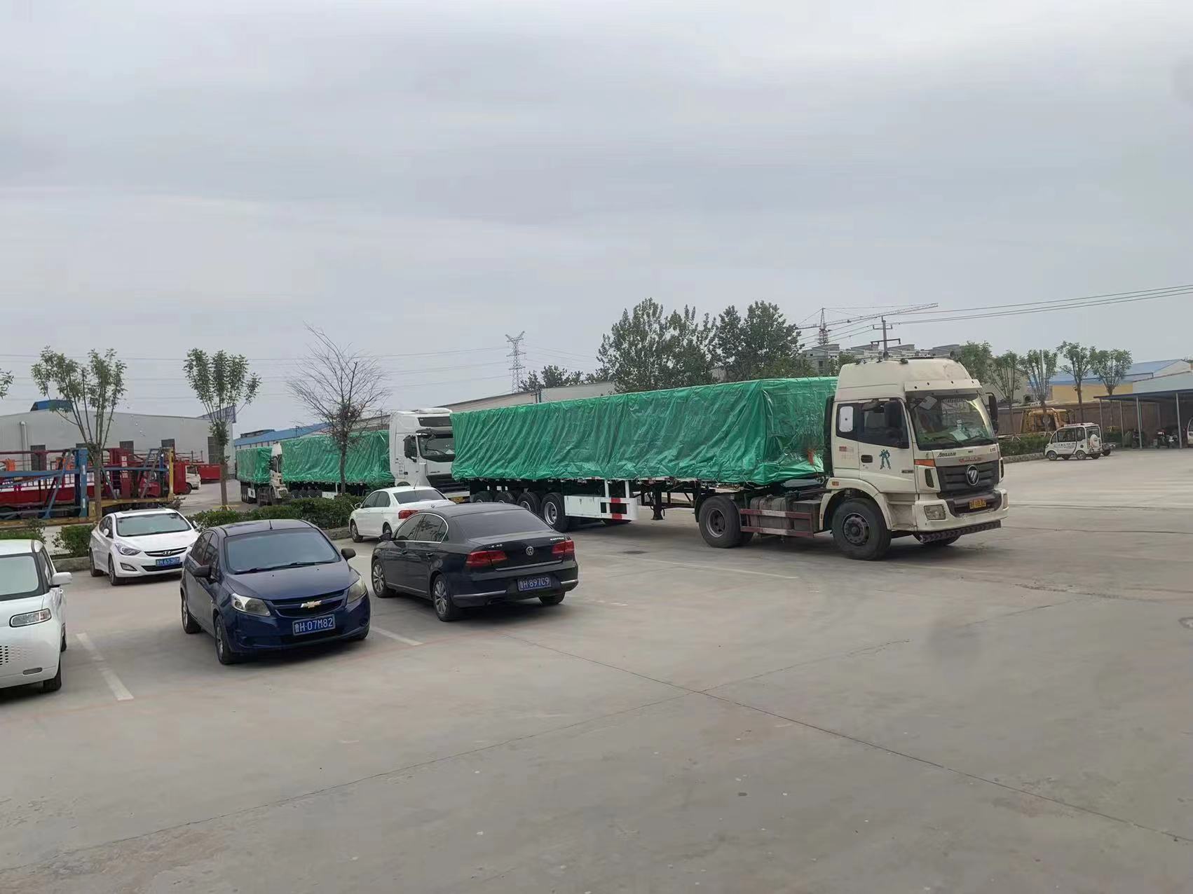 High Payload Capacity Cargo Carrier Semi Trailer with Detachable Sidewall in Kazakhstan