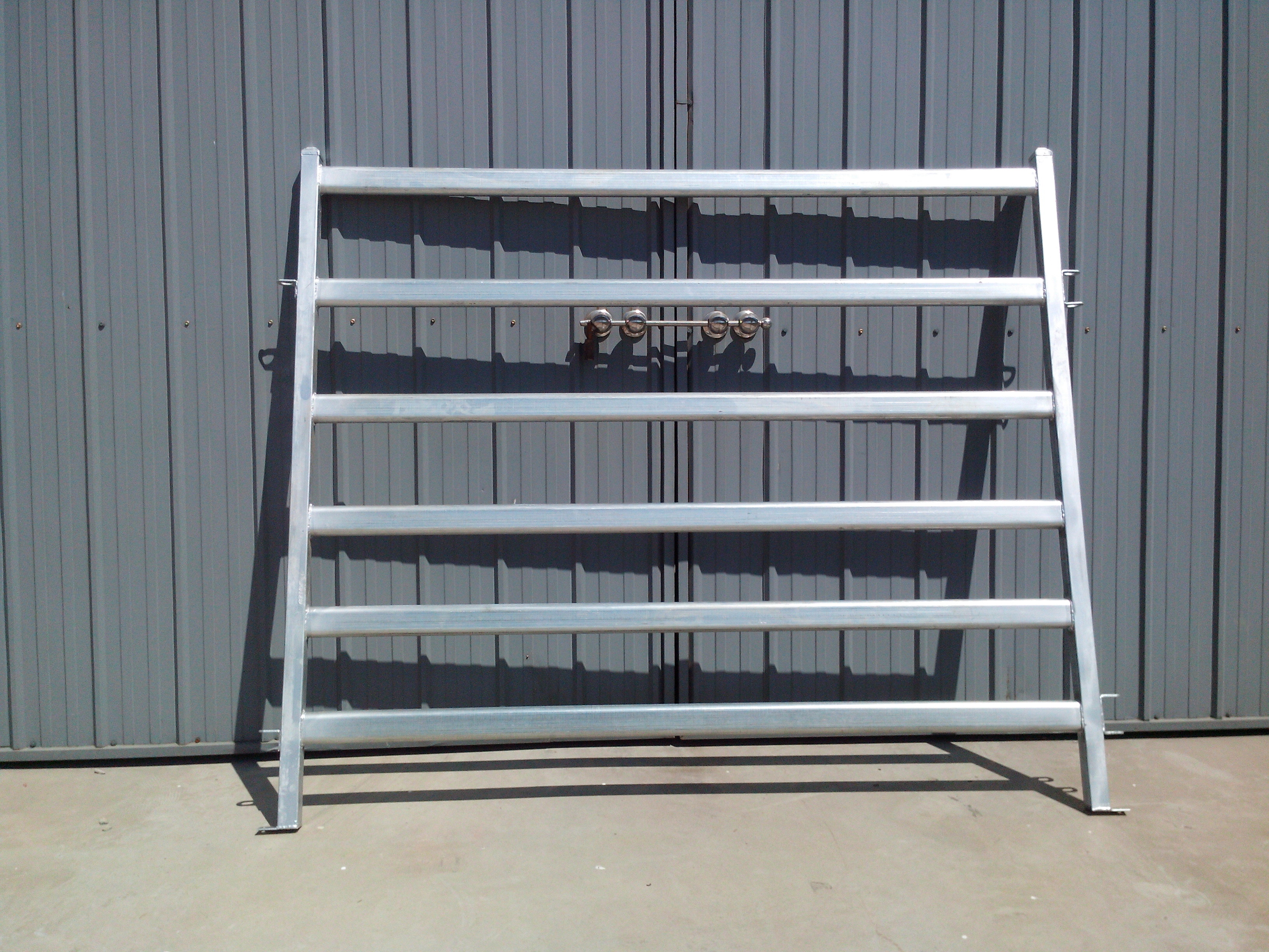 Heavy Duty 30pcs Bundle Heavy Duty Portable Corral Panels For Cattle & Gate for Au