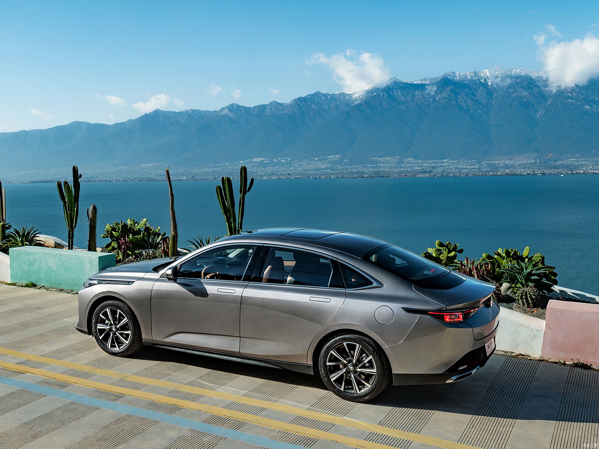 Changan EADO 2024 PLUS Blue Whale NE 1.4T GDI DCT 160ps Compact car Gasoline Vehicles 200km/h speed 2024 cars at standards