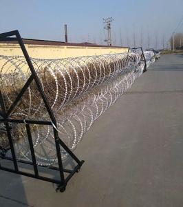 China Razor Mobile Security Barrier Concertina Razor Wire Anti-Riot Fence Rapid Deployment on sale