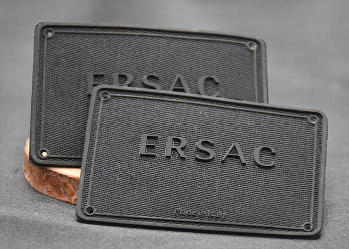 Twill Woven Fabric Heat Transfer Labels Customised With Printed Silicone Logos