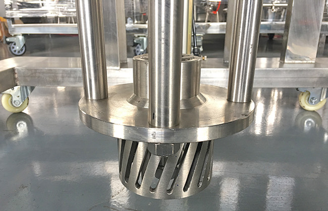 Durable Pneumatic Lifting Soap Mixer Machine , 4KW Lotion Manufacturing Equipment