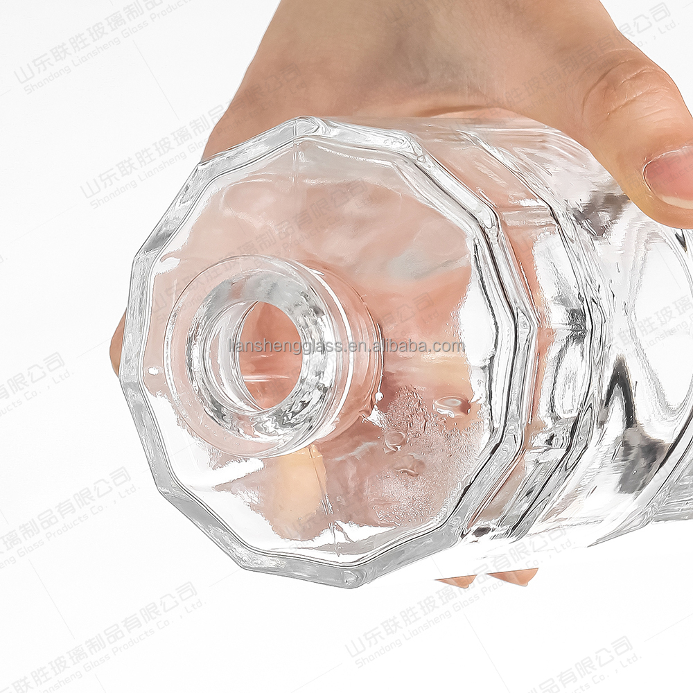 Clear Spirit Wine Liquor Bottle 700ml With Aluminium Cap Healthy Lead Free