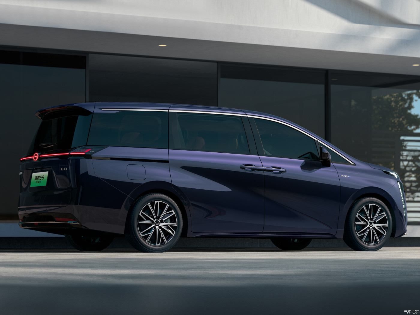 2023 GAC Trumpchi E8 PHEV 2.0T 5 Door 6 Seater MPV For Home With 1200KM Comprehensive Range