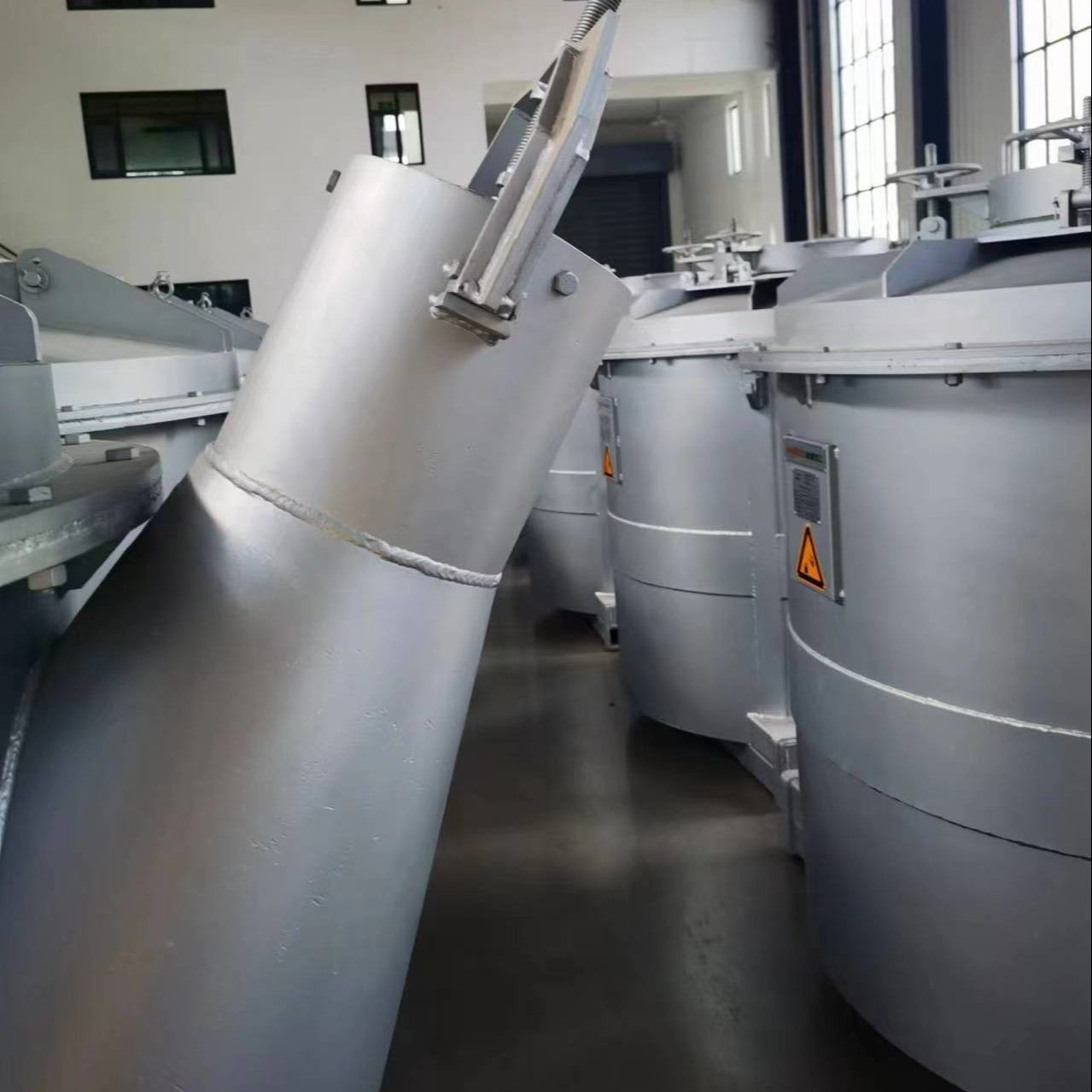 500～3000 Capacity Molten Aluminum Transfer Ladles With Surface Temperature Rise ≤50C And Natural Temperature Drop ≤12C/h