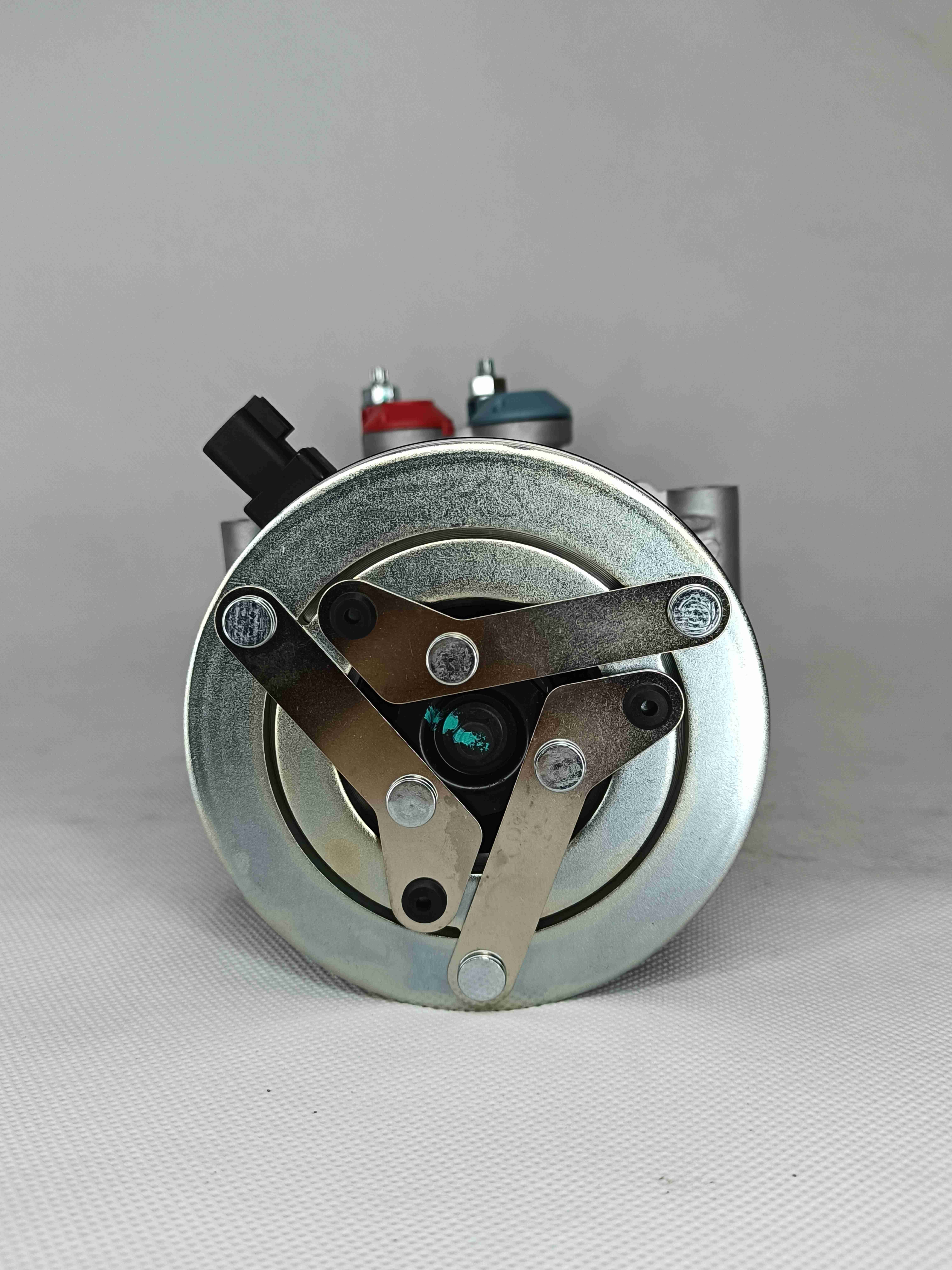 Auto 12V AC Compressor Assembly For Ford Focus OEM AV6119D629C2C