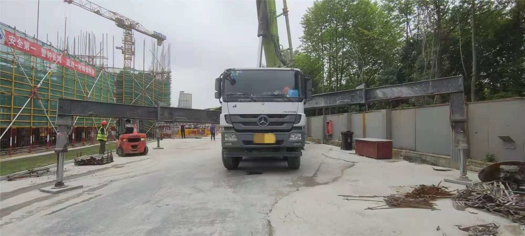Zoomlion 56m Actros Secondhand Truck Pump Used Boom Pump Truck