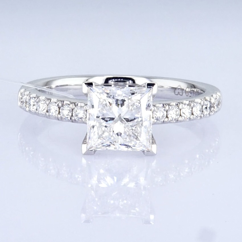 18k 1.5ct+ Princess Design Ring Daily Style Princess Shape White Synthetic Diamond Ring