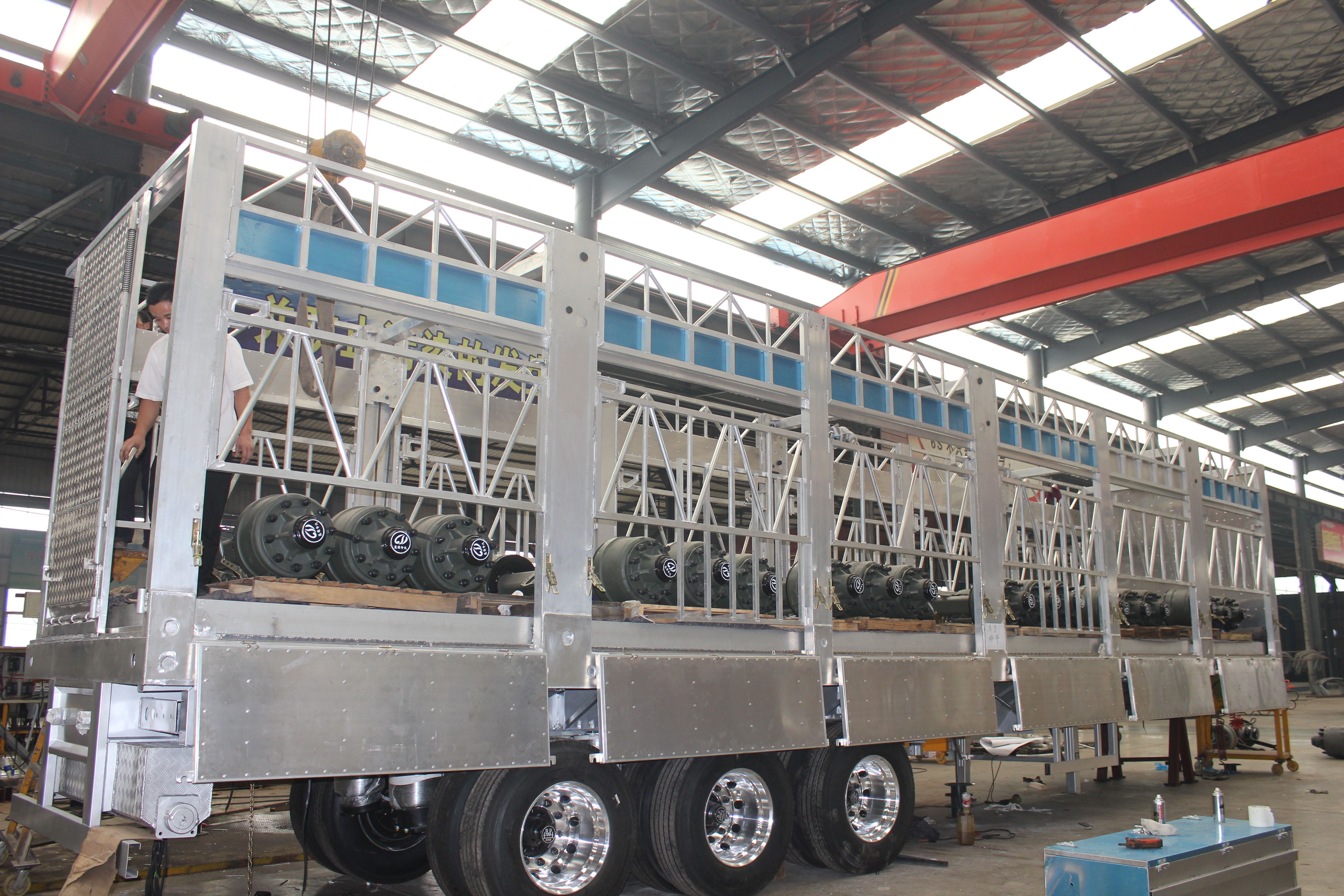 3 Axles Fencing Livestock Horse Carriage Semi Trailer in Liangshan With High Capacity