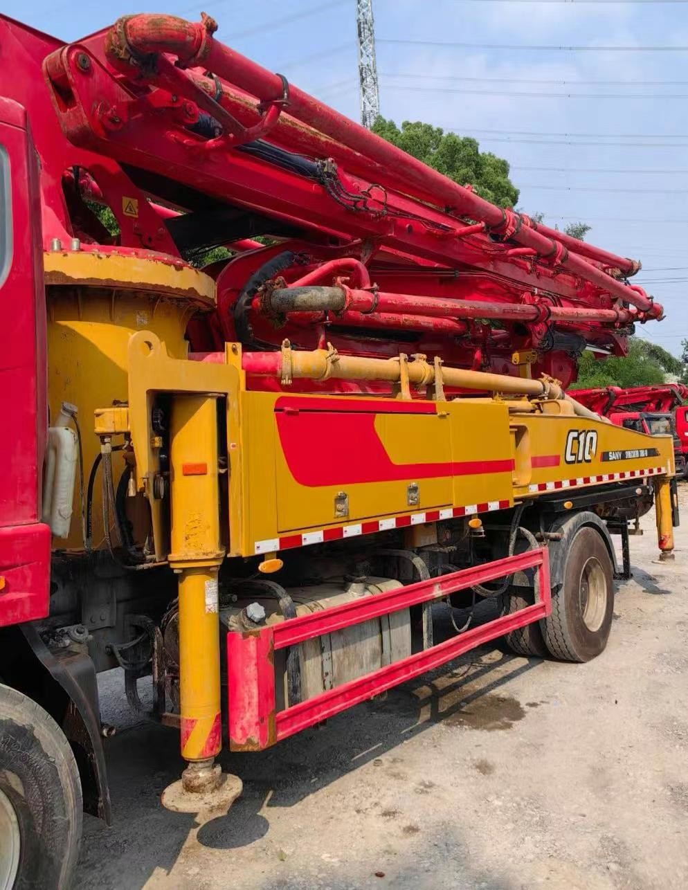 Used 2021 Sany Heavy Industry 39m Concrete Boom Pump 2 Shaft Number Maximum Cloth Depth 33.4M