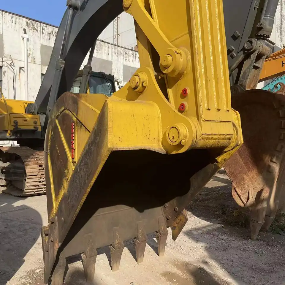 20ton Komatsu PC200 Used Crawler Excavator Construction Machine with 5700mm Boom Length