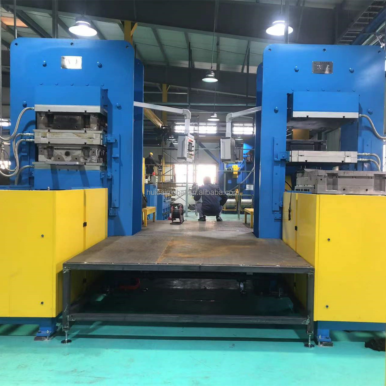 Blue Track Rubber Block Vulcanizing Press Machine for Customer Requirements