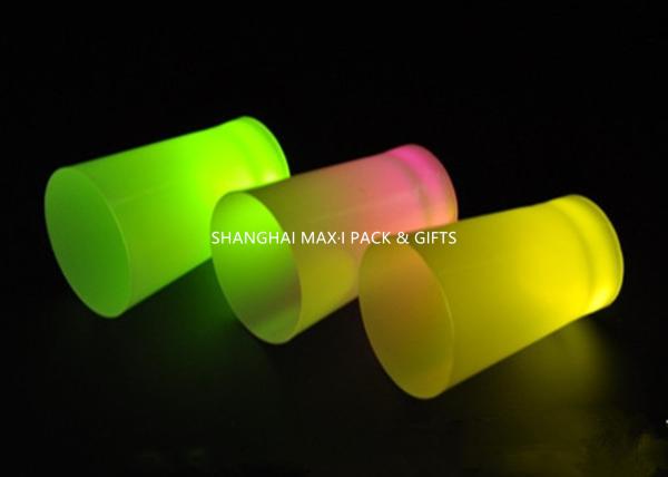 Plastic Glow In The Dark Party Cups Personalized , Wedding Favors Beer Drinking