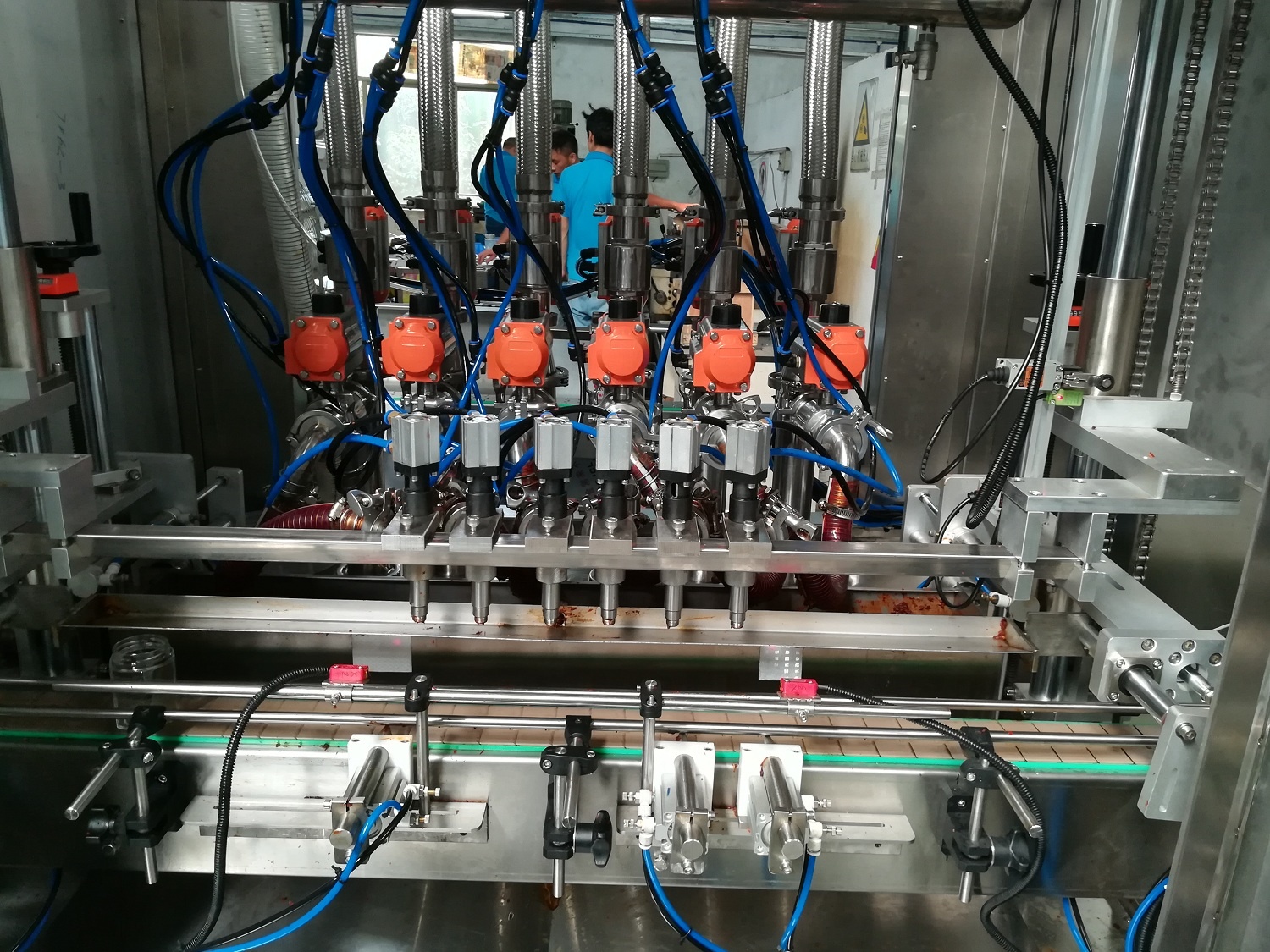 High Precision 1.5KW/AC220V 50/60HZ Servo Piston Filling Machine for Lubricant Oil
