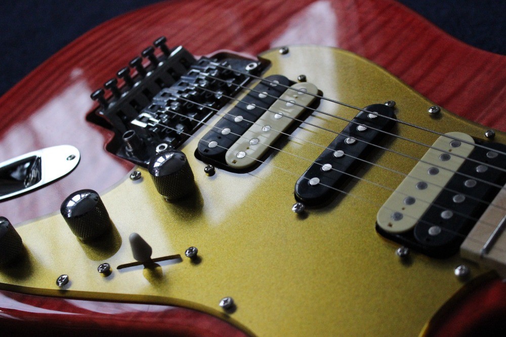 New Top quality , red Tiger Flame Electric Guitar Solid Basswood Body strato Maple Fingerboard caster Steel String