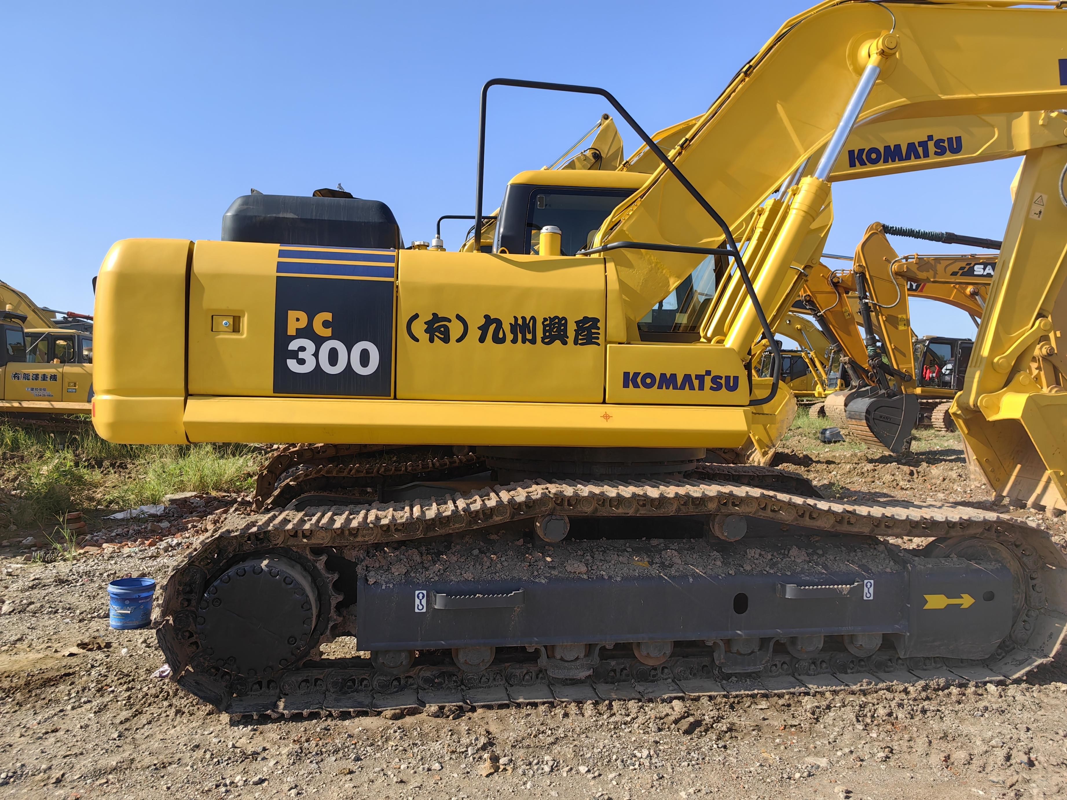 154 KW Pc300 Used Komatsu Excavators 1.8m3 Bucket Crawler Hydraulic Excavator Backhoe