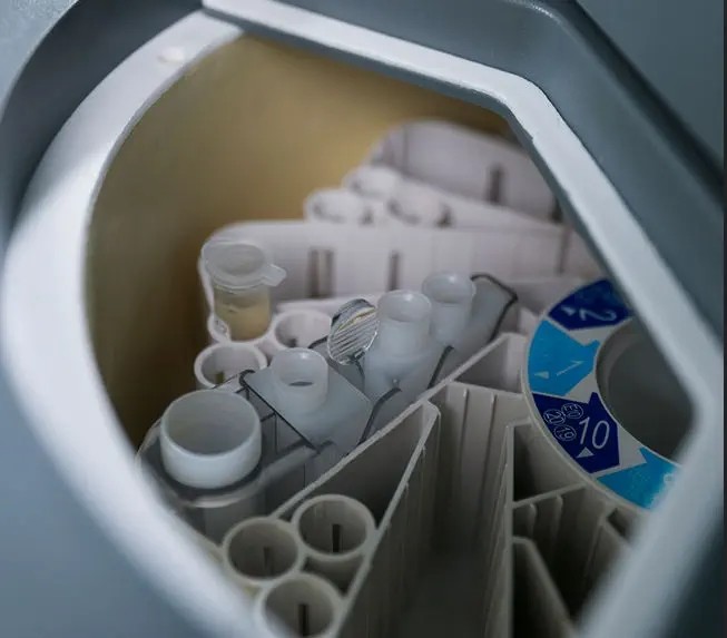 30 Sample Automated Immunoassay Analyzer 10 Reagent Positions CIA1200M For In Vitro Diagnostic Assays