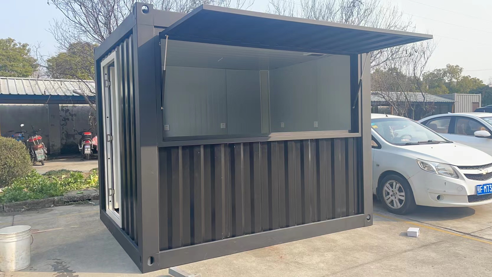 Steel Structure Frame Welded Modern Design Style 20ft Simple and Luxurious Garden House Flat Packaging Assembled Container Mobile House