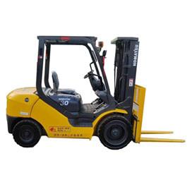 Quality Komatsu 3 Tons Used Diesel Forklift 4.5m Lifting Height 3 Masts Stages 3000KG Load Capacity wholesale