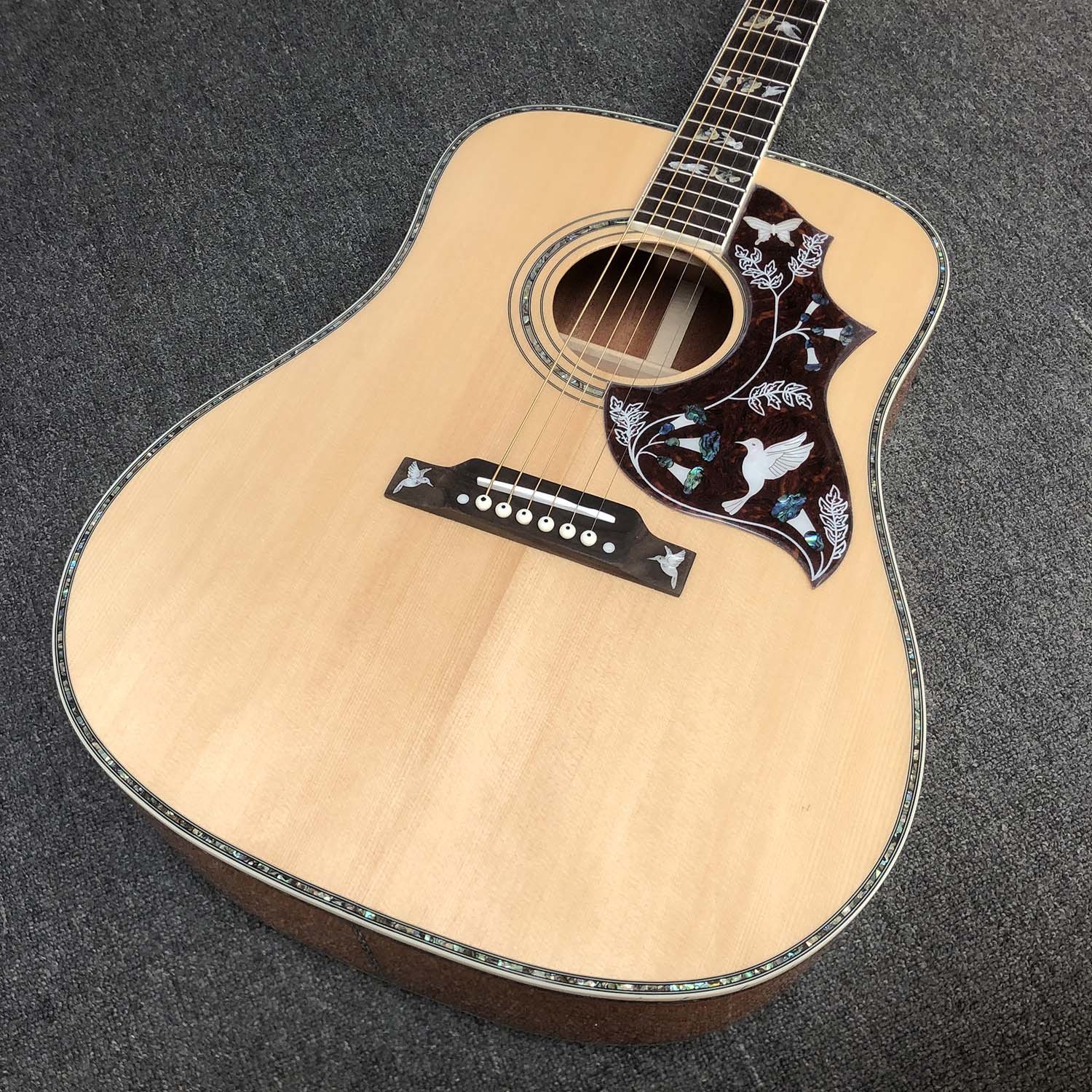 Custom HUMMINGBIRD DOVE Acoustic Guitar in Natural