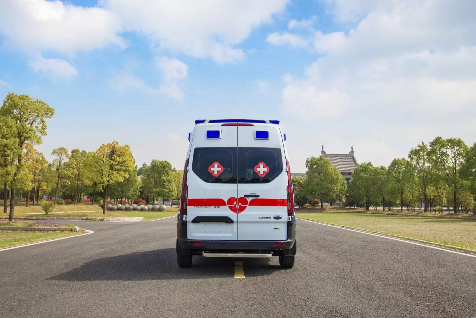 4x2 4x4 LHD/RHD Hospital Ambulance Powered By JM491Q-ME Engine