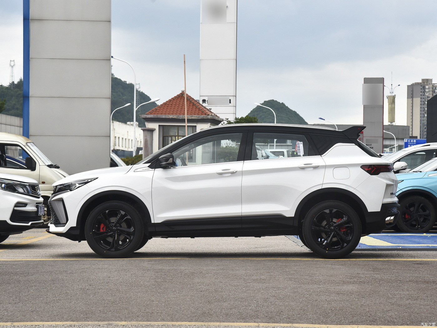 Luxury Smart Electric SUV Geely Auto SUV 4WD With Stylish Exterior Design