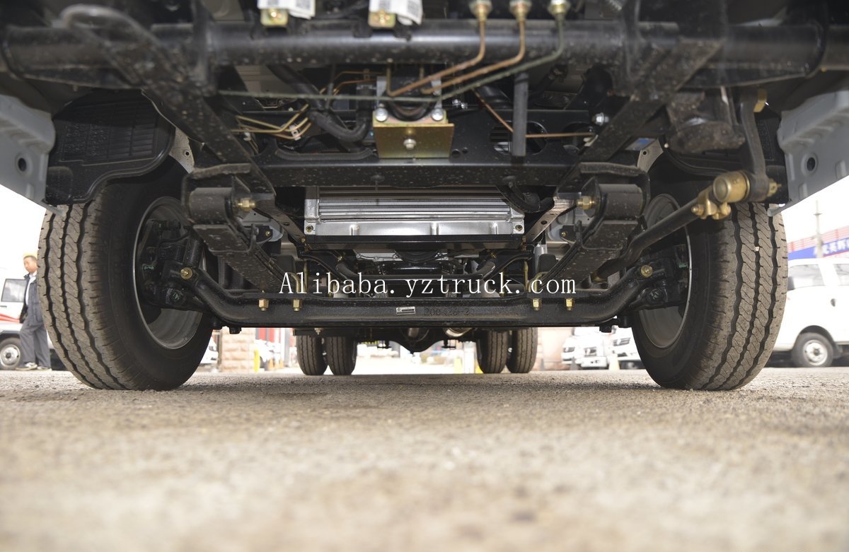 Customizable Dongfeng 4X2 1-5T Mini Cargo Truck with Touch Screen and 360° Rear Camera