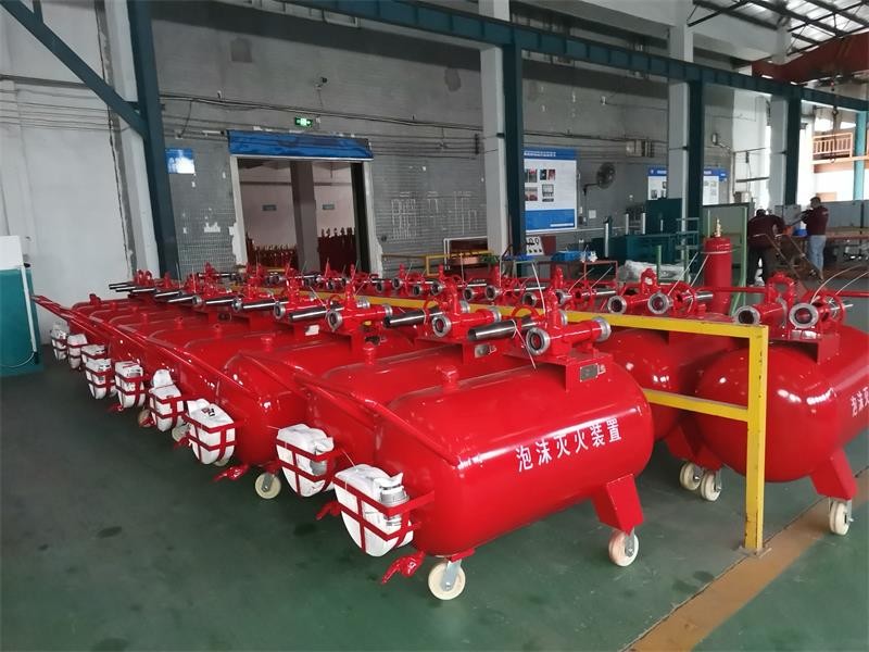 Mobile Foam Fire Extinguishing Unit With 200L Capacity 25m Hose Multiple Foam Types
