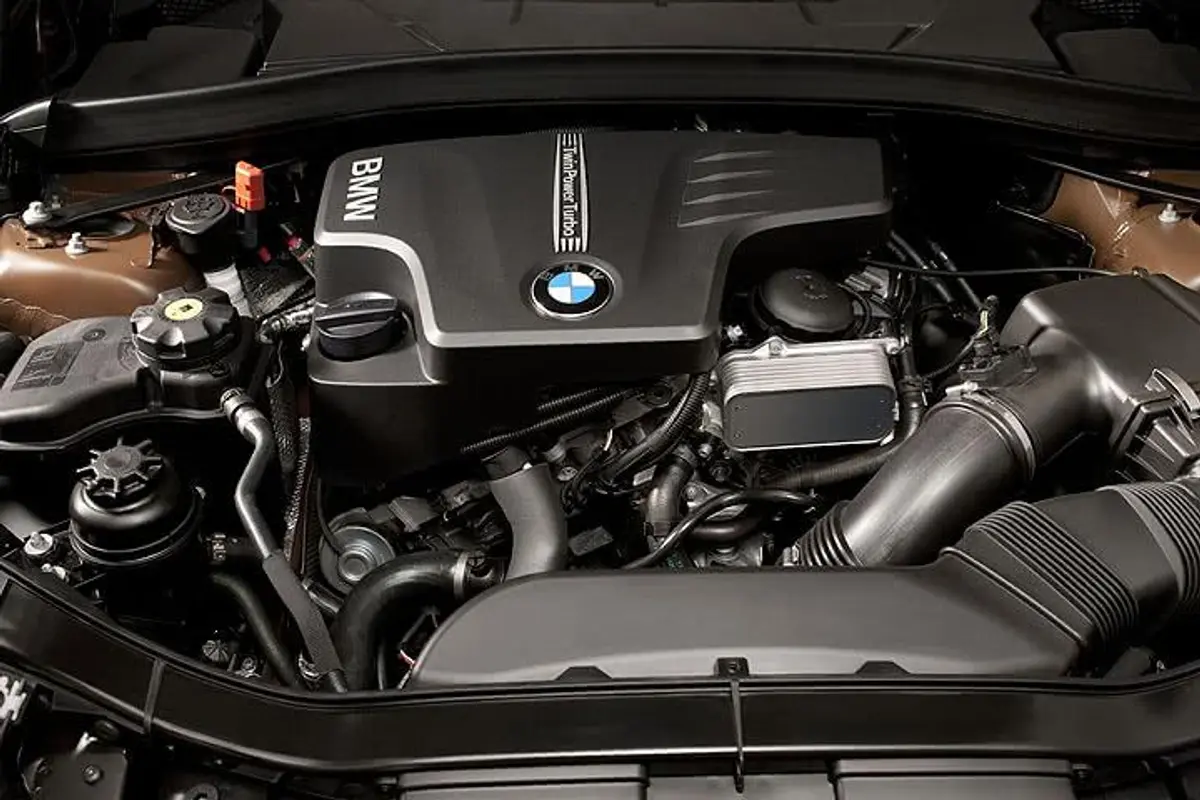 BMW X1 2.0T 204 hp L4 5-Door SUV for Petrol Gas Car Enthusiasts