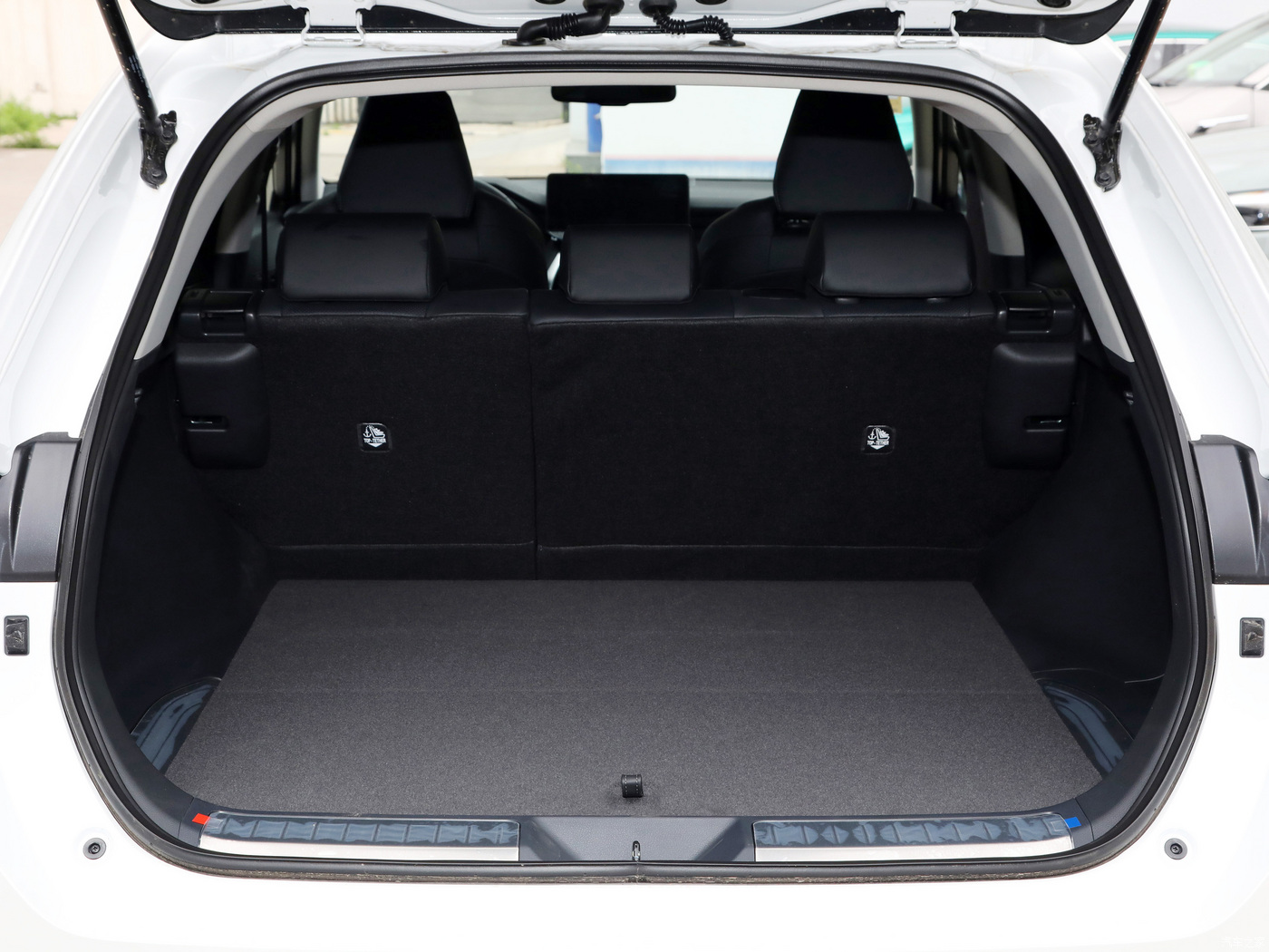 4-Wheel SUV Left-Hand Steering Automatic Gear Box Leather Seats Rear Camera-Petrol Economy Car Curb Weight 1000kg-2000kg