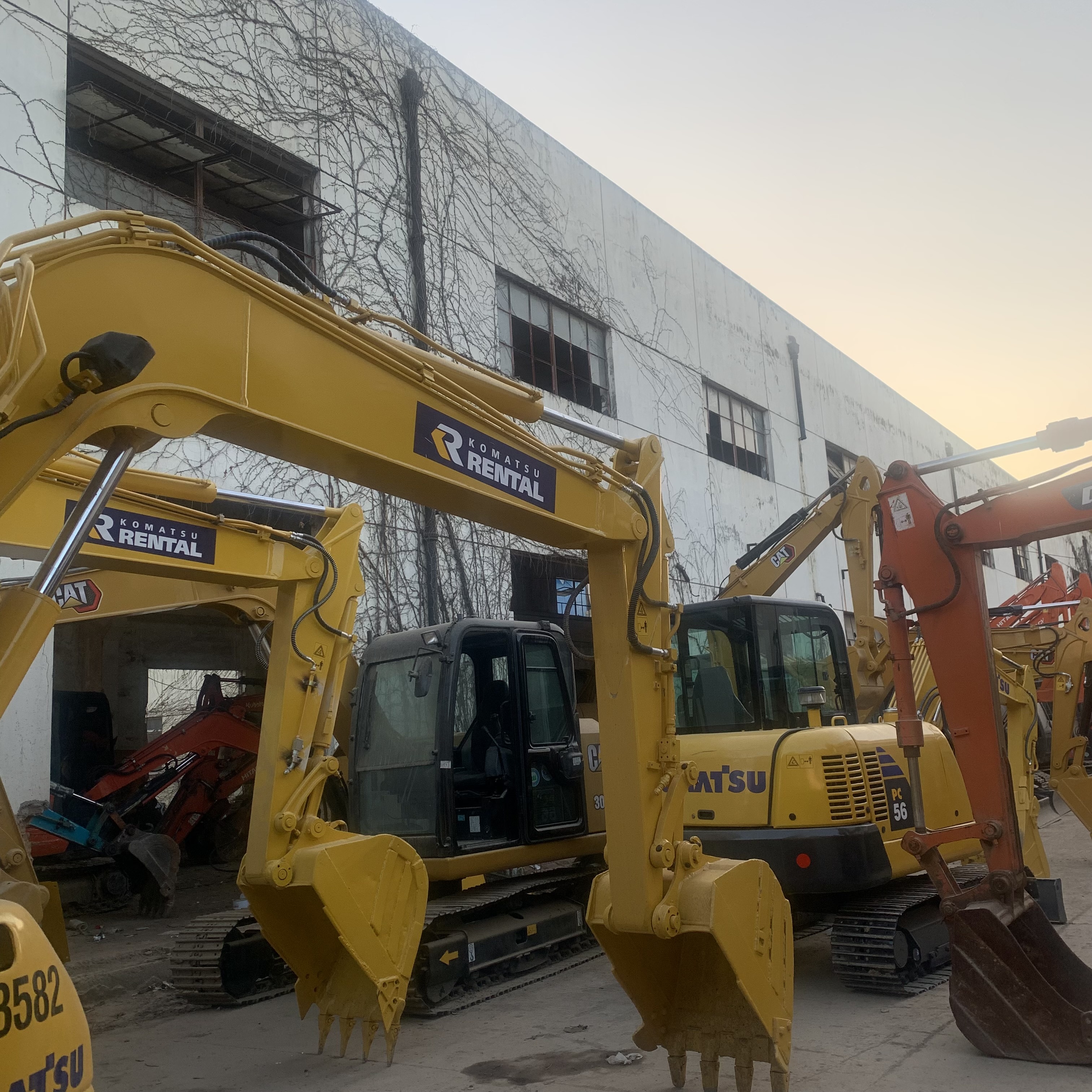 Japan KOMATSU Pc78us 7 Ton Mini Crawler Excavator in Shanghai 0-2000 Working Hours
