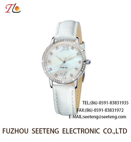wholesale Pu watch Round dial with diamond alloy case quartz watch fashion watch