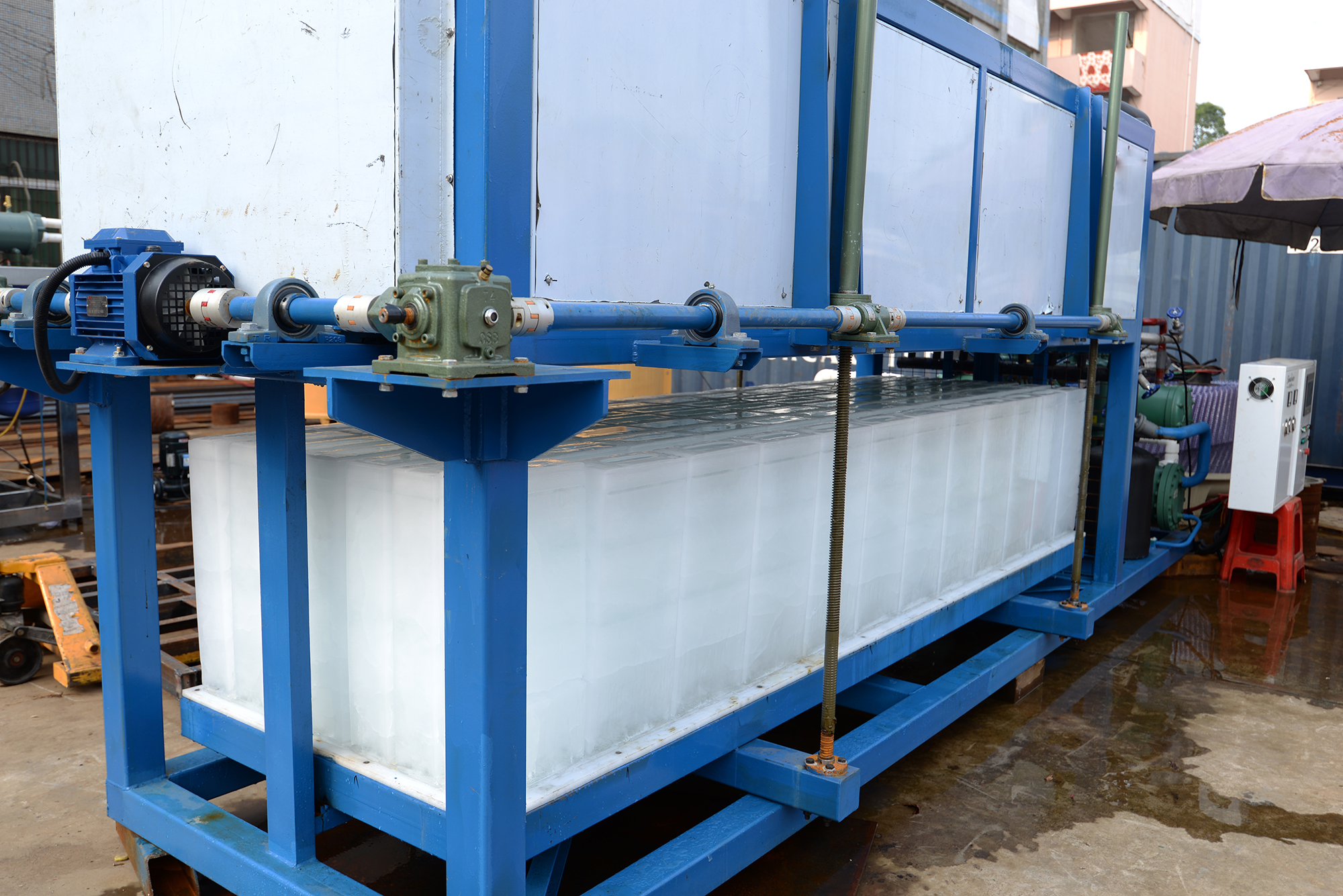 920 kg Operating Weight 1 Ton Daily Output Commercial and Industrial Block Ice Making Machine for Food Shop