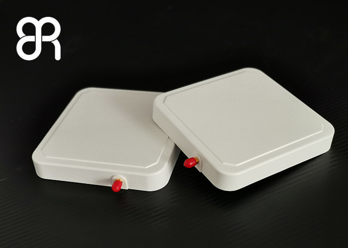 IOT Reader High Gain Rfid Antenna 6dbic Cooperation IP67 Double Waterproof Design