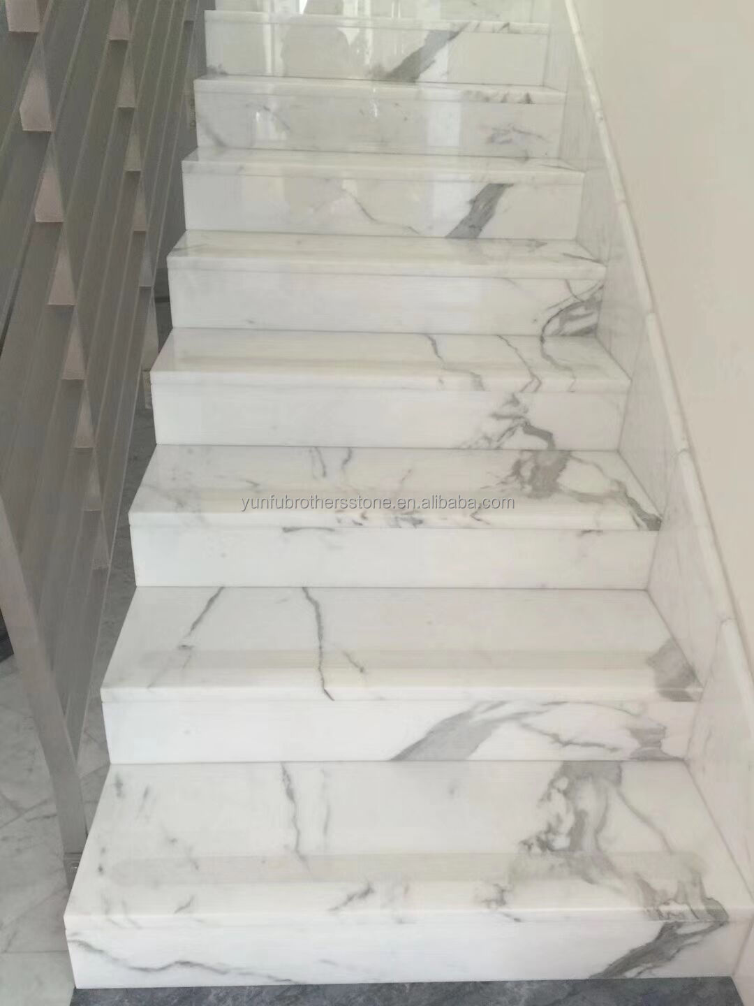 Hotel Indoor Marble Staircase with Modern Spiral Curved Design and Cut-to-Size Option