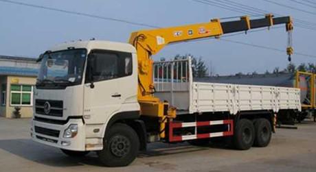 White Special Purpose Trucks DFD1250A9 Truck Mounted Crane With Cummins C245
