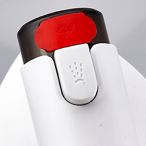 Portable Hand Held Steam Iron Lint Remover Garment Steamer Water Tank Capacity 26ml