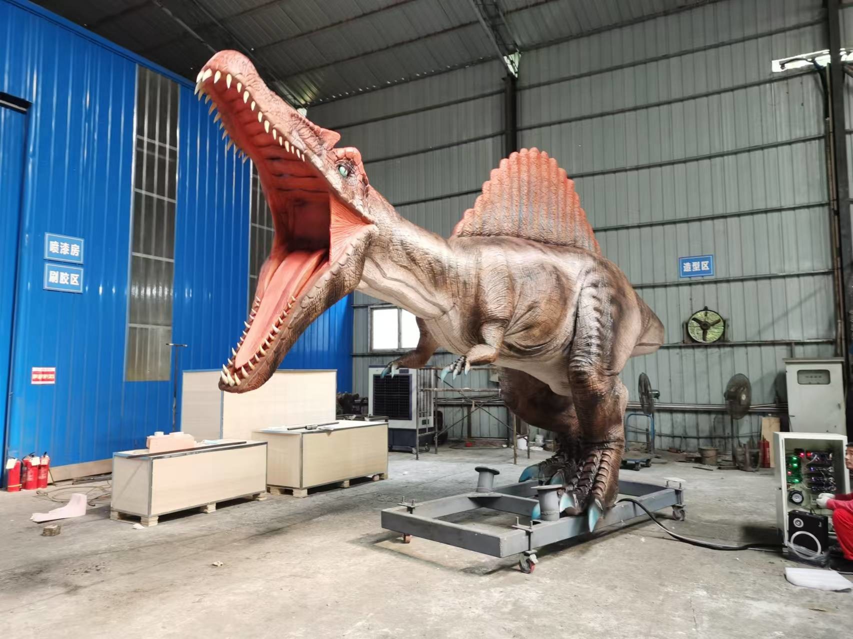 Life Size Realistic Animatronic Dinosaur Spinosaurus Servo Motors Large Range Of Movements